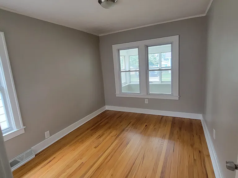 353 E Cambourne St — Photo 7