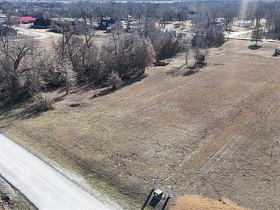 3rd image of 15040 E Pony Hill Rd