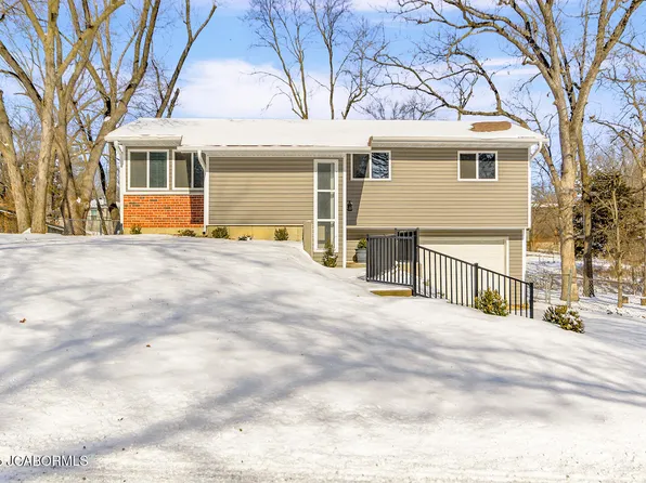 8401 S Trails Dr, Columbia, MO 65202