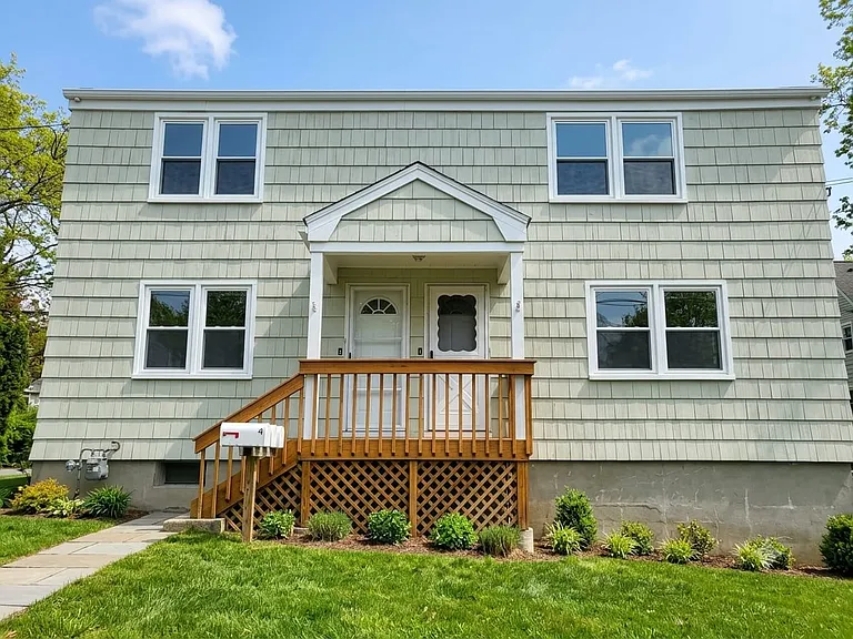 4 Carlson Ct #2 — Photo 1