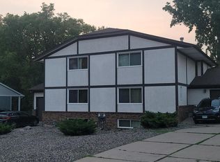 2860-2862 Wheeler St N, Saint Paul, MN 55113