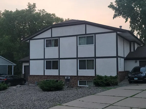 2860-2862 Wheeler St N, Saint Paul, MN 55113