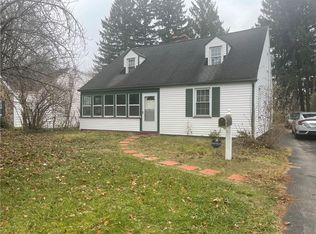 25 Brooklea Dr, Rochester, NY 14624