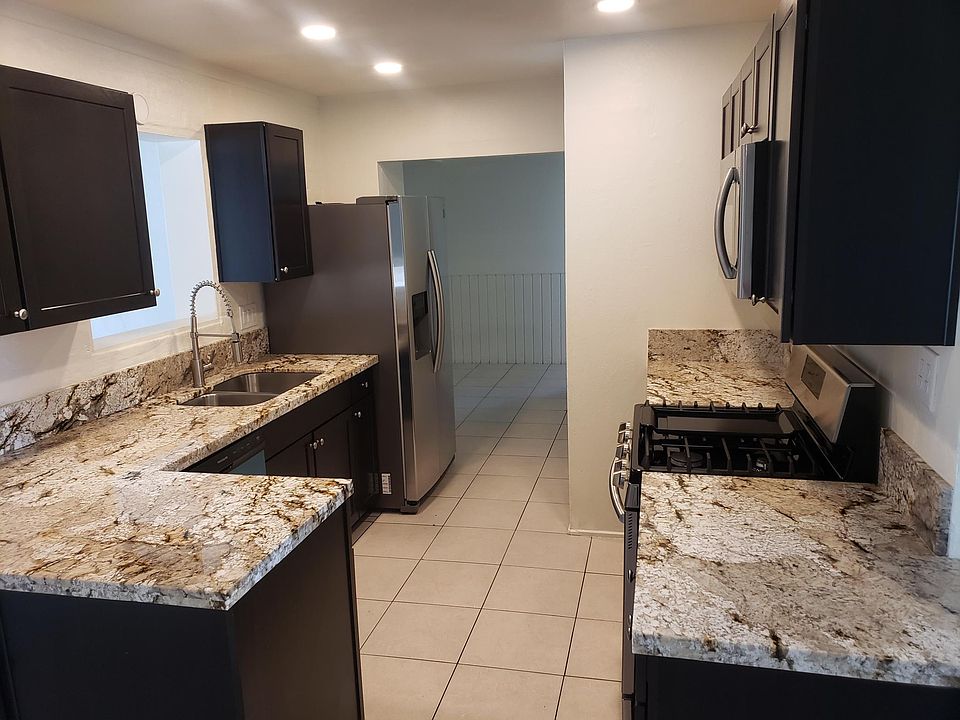 2nd image of 531 E Bromley St