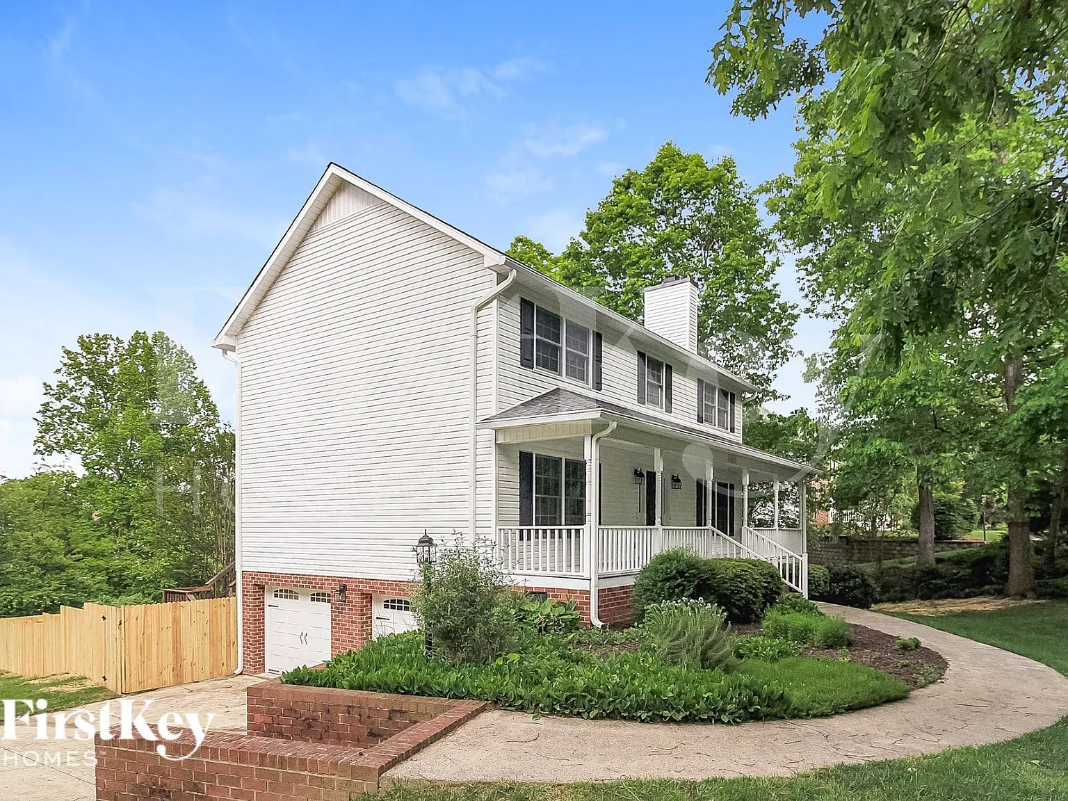 4 bed, 2.5 bath, 2395 sqft, $2,575 — Photo 2