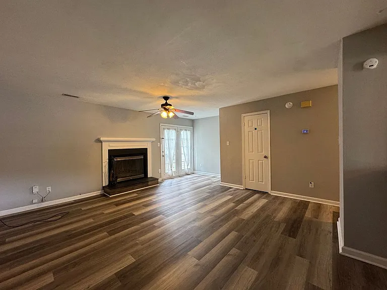 1568 Jameson Dr — Photo 4