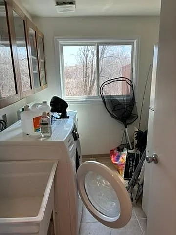 Laundry room - washer/dryer included