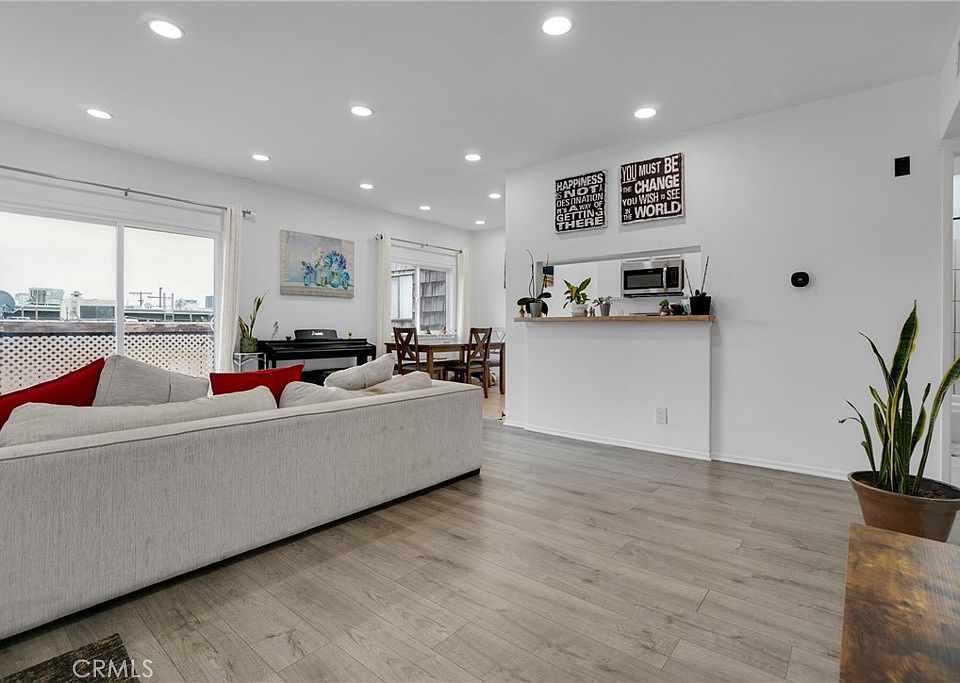 1st image of 15516 Nordhoff St Unit 217