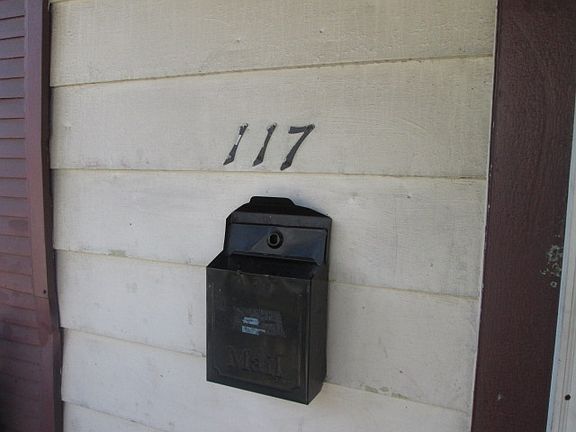 5th image of 117 W Parmenter St