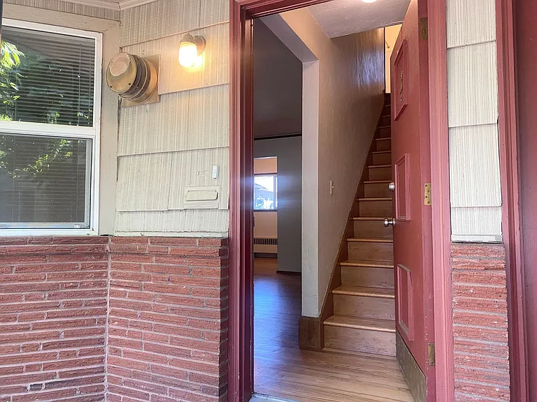 6634 E Burnside St #A — Photo 4
