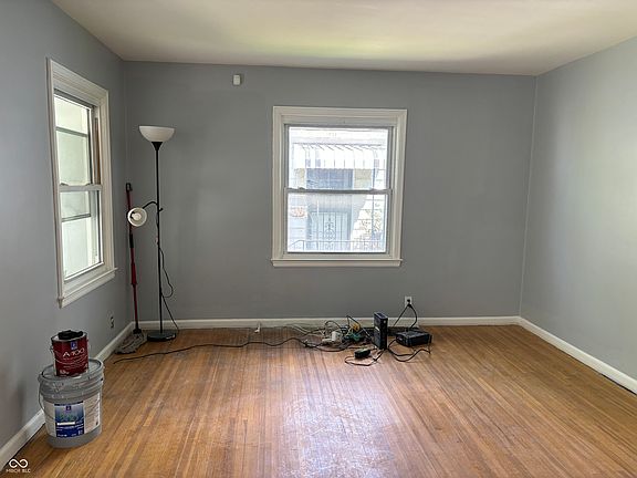 5th image of 5105 Rosslyn Ave
