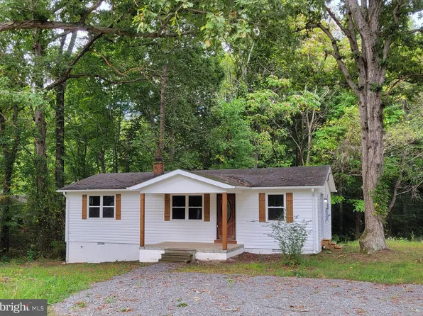 201 Grainery Rd, Montross, VA 22520