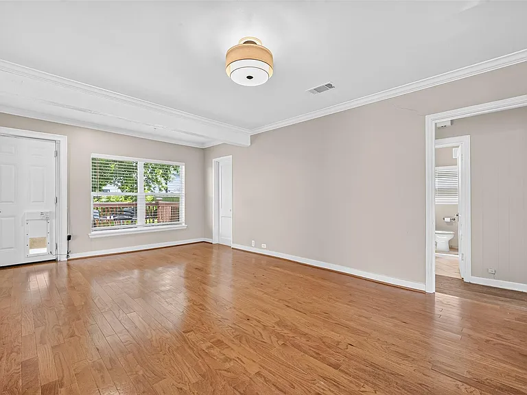 2406 Southgate Blvd — Photo 8