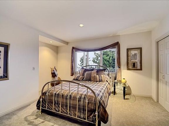 5th image of 15502 SE 53rd Pl