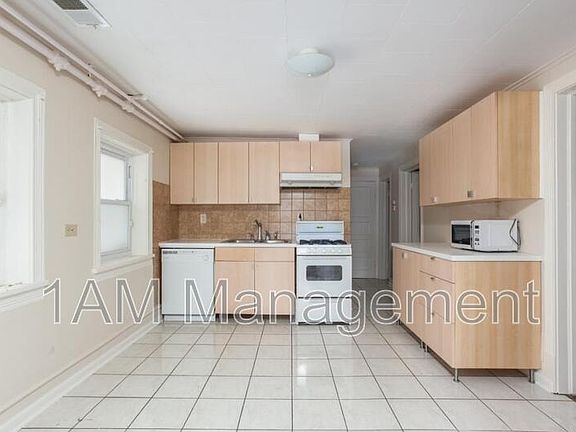 3rd image of 3228 N Lawndale Ave