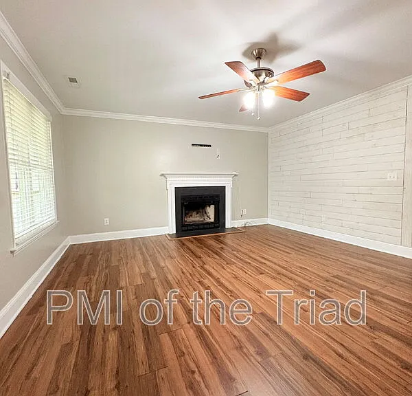 3900 Hunt Chase Ct — Photo 4