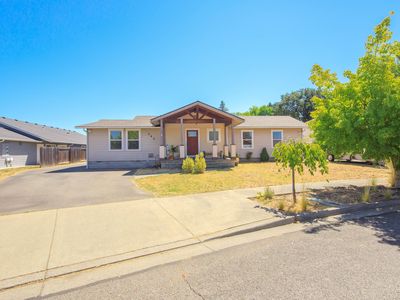 142 SW Jenn Way, Grants Pass, OR, 97527