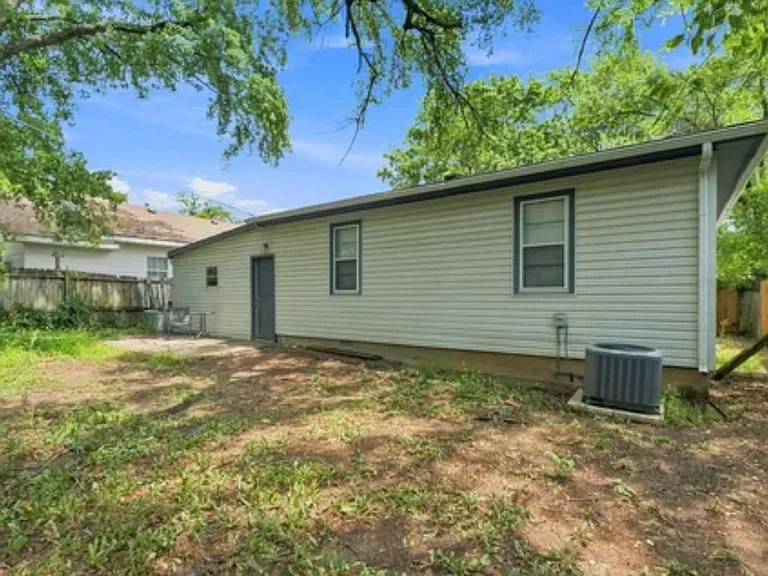1233 Money St — Photo 23