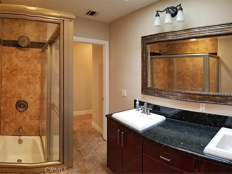 5325 La Forest Dr — Photo 16