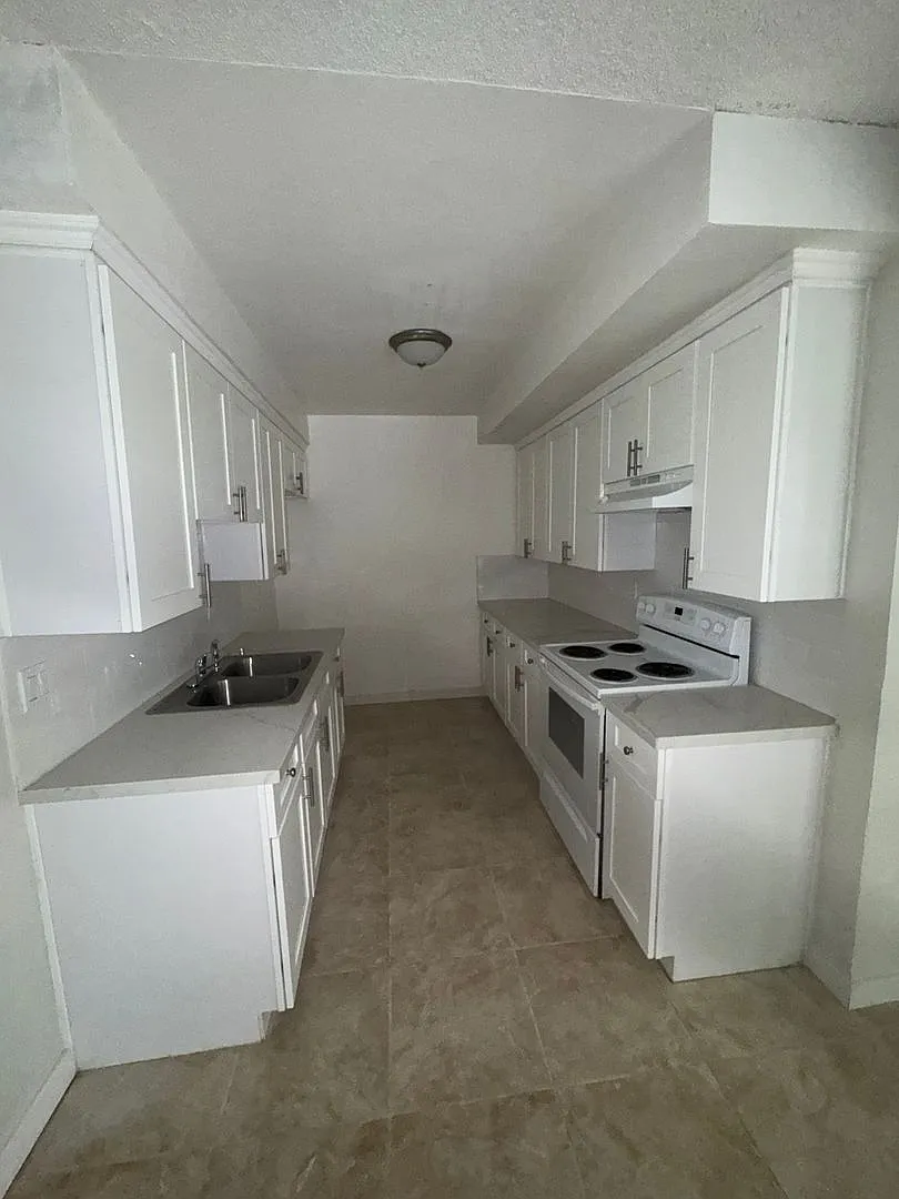 205 E Clifton, Anaheim — Photo 1