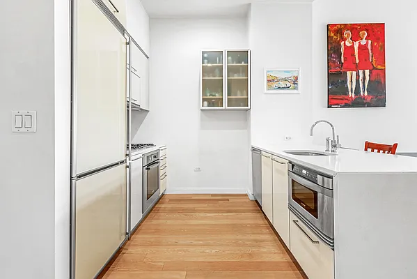 Sold by Modern Spaces | media 6