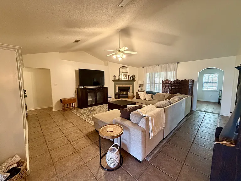 3406 Hermitage Ct — Photo 16