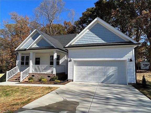 3rd image of 1085 Candlewood Dr