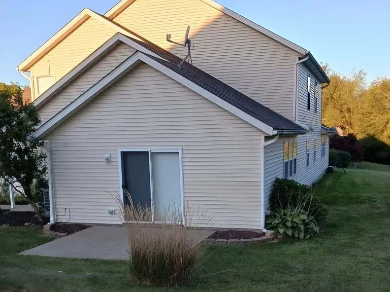 2045 Rolling Meadows Ln — Photo 5