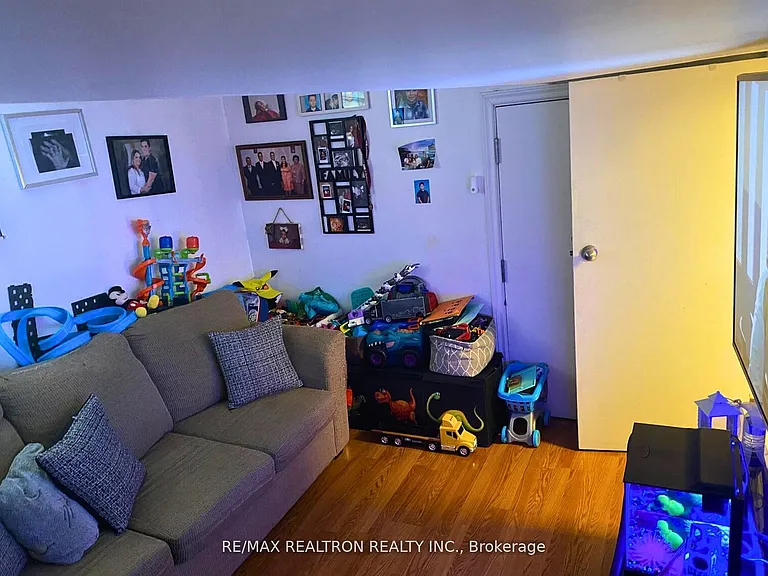 14 Danesbury Ave — Photo 2