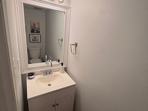 2nd image of 1905 S Milledge Ave APT 30