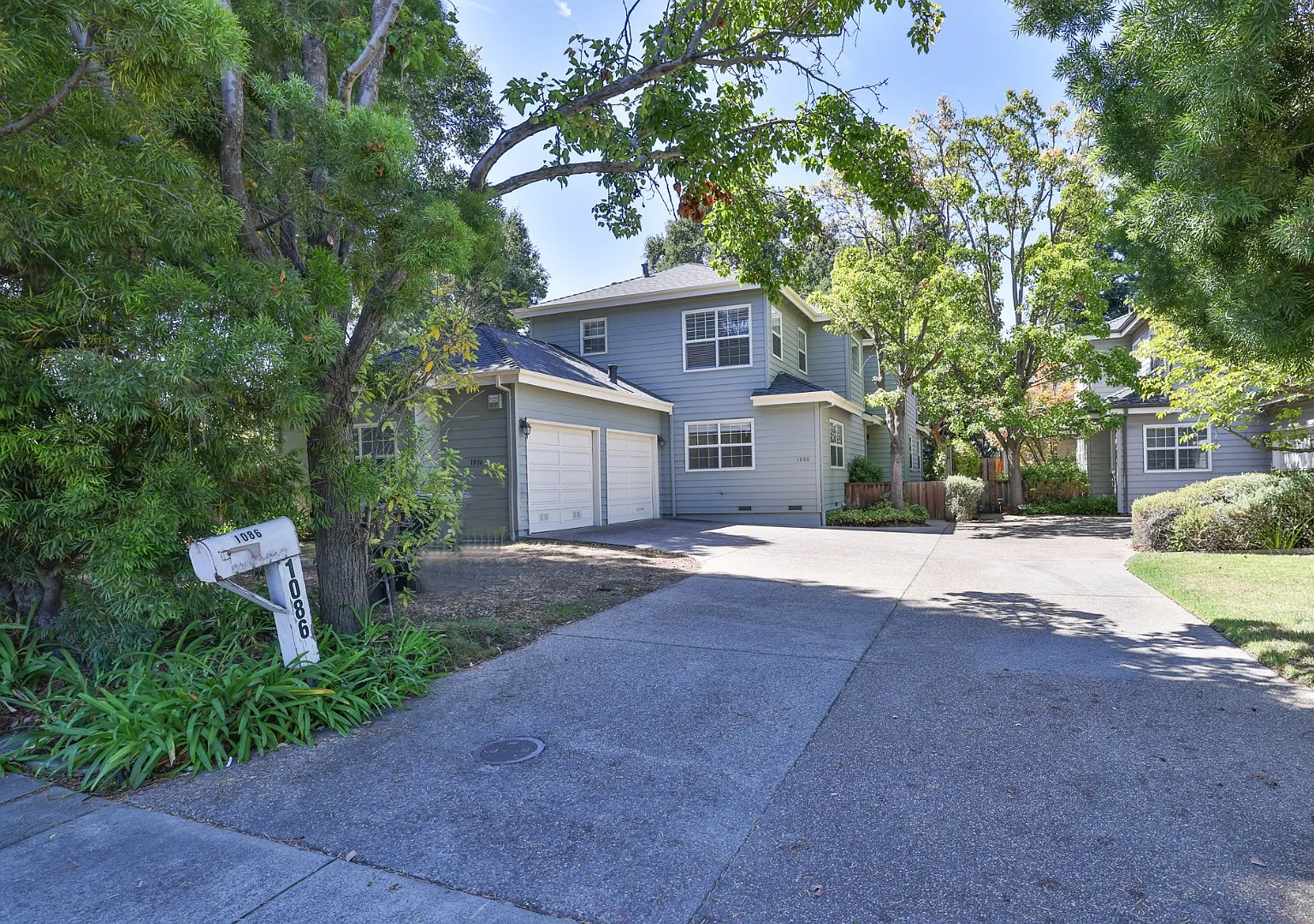 Spacious Mountain View home in Prime location near Los Altos — Photo 2