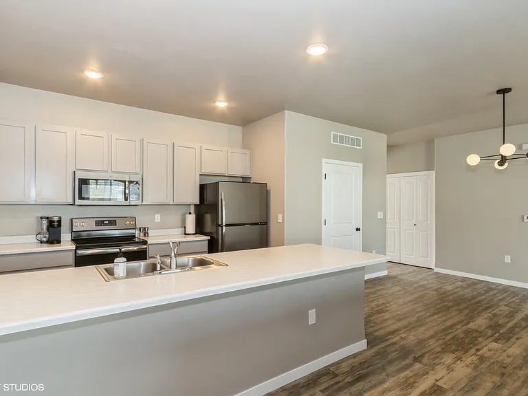 Rollins Pass Condominiums — Photo 5