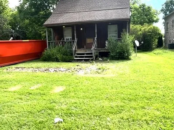 2180 Henry Ruff Rd, Garden City, MI 48135