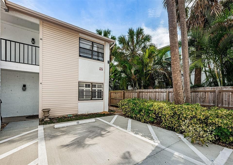 1st image of 3102 W HORATIO STREET #16