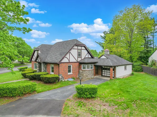 11 Hall Street, Lewiston, ME 04240