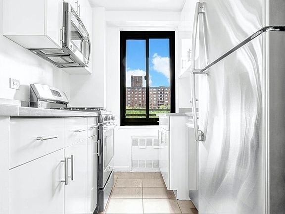 4th image of 470 Lenox Ave APT 7S