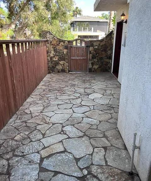 1362 Hymettus Ave #A — Photo 5