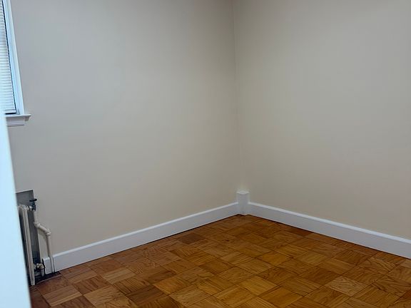 4th image of 270 Crescent Pl APT 1