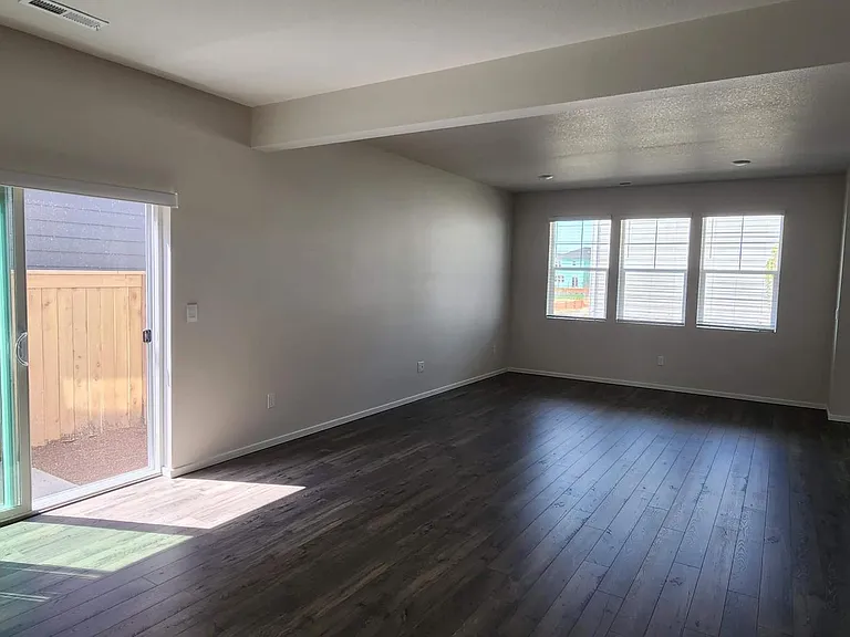 2215 Livesay Ln — Photo 5