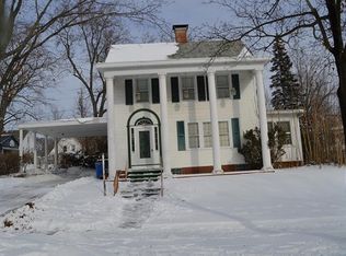 215 W Franklin St, Portage, WI 53901