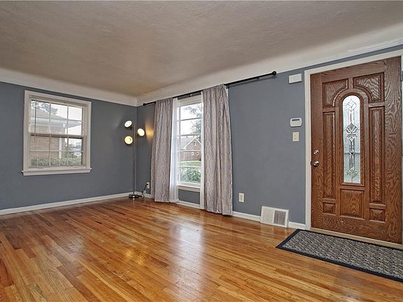 3rd image of 1439 Washington Blvd