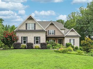 2772 Pfafftown Forest Dr, Winston Salem, NC 27106