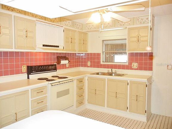 4th image of 1155 Capella Dr