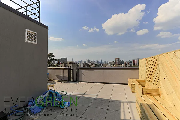 Rented by Evergreen Apartments BK | media 20