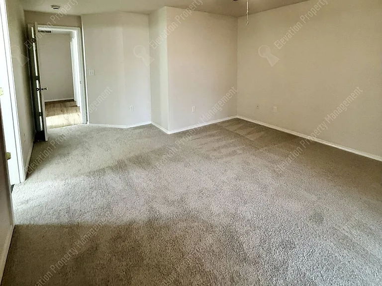 1299 NE Glacier Ridge Rd — Photo 12