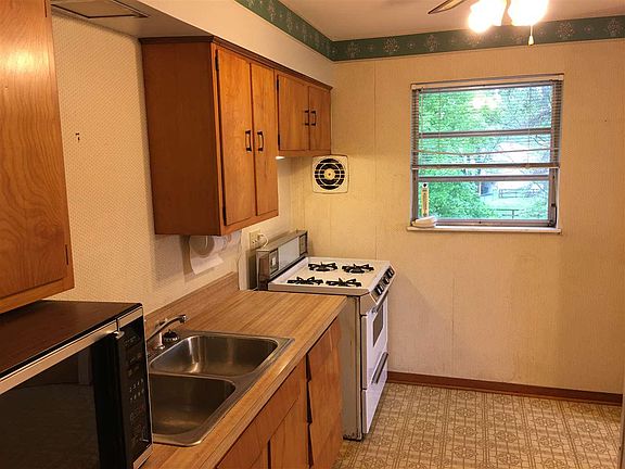 2nd image of 521 Hallam Ave