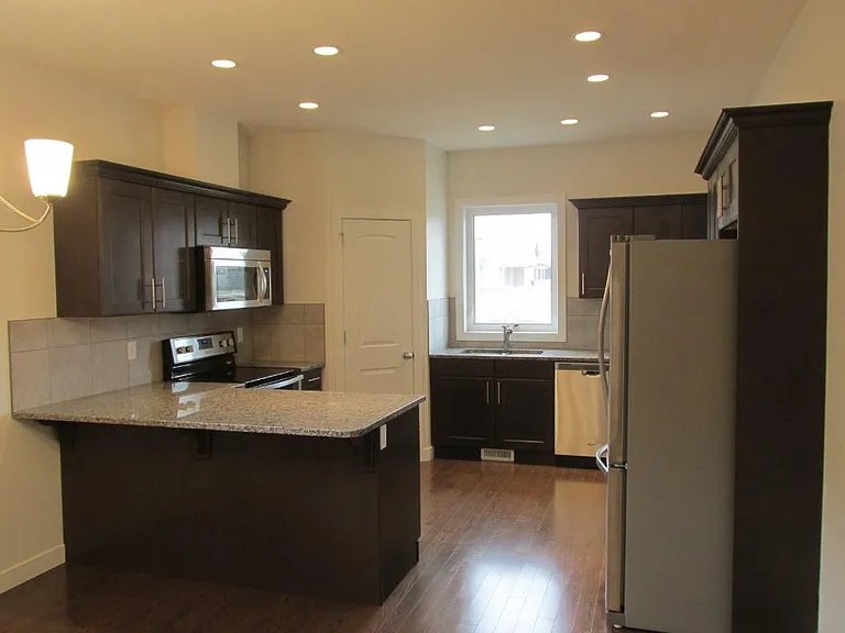15 Violet Close #15 — Photo 2