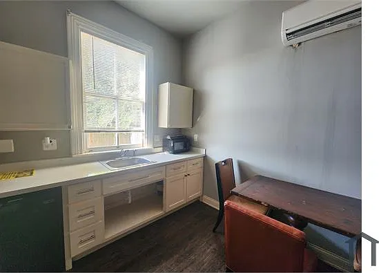 3915 Broadway St #6 — Photo 8