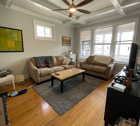 3rd image of 1441 W Berteau Ave APT 1R