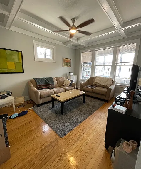 1441 W Berteau Ave #3R — Photo 9